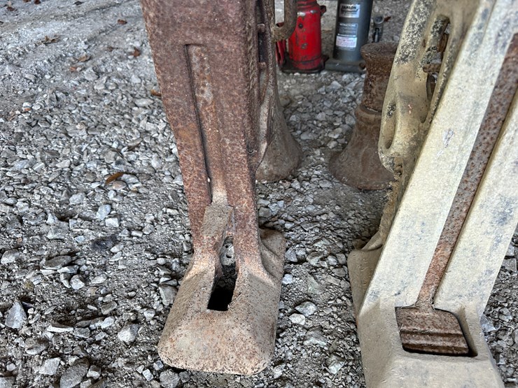 #35866-•-(2)-railroad-jacks-&-(2)-screw-jacks-image-7