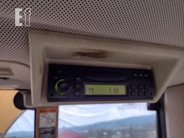 2010-john-deere-7130-image-12