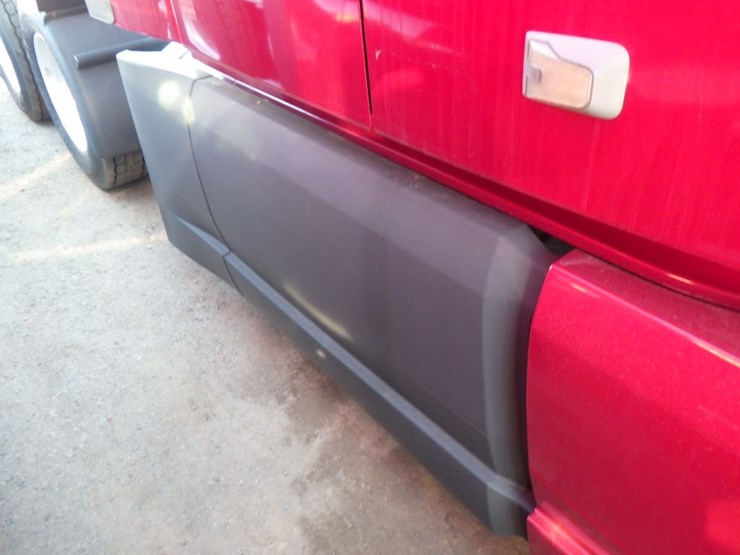 2020-volvo-vnl-760-image-4