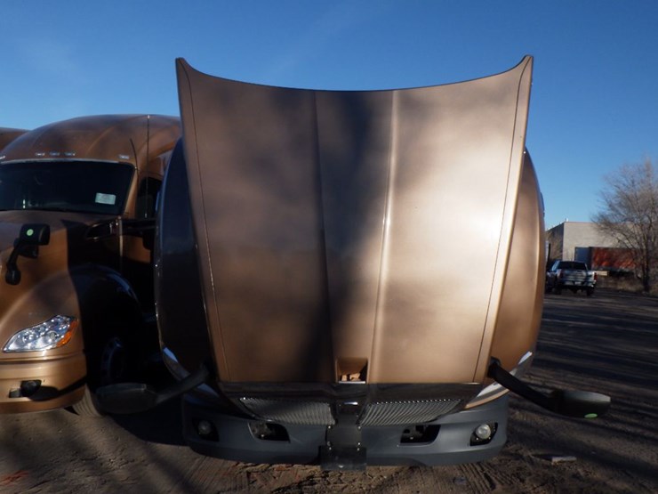 2022-kenworth-t680-image-30