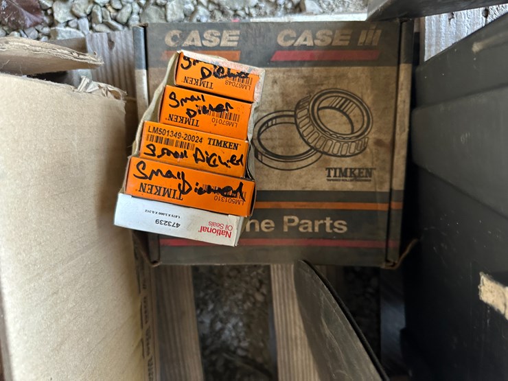 #35889-•-lot-of-disk-spacers-and-other-parts-image-5