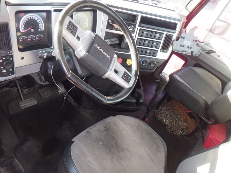 2020-mack-an64t-image-13