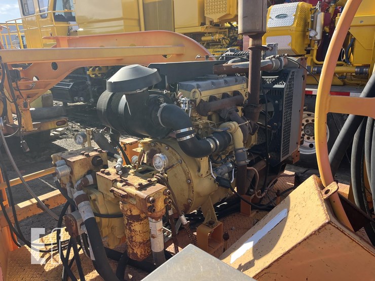 2008-caterpillar-c4.4-image-5