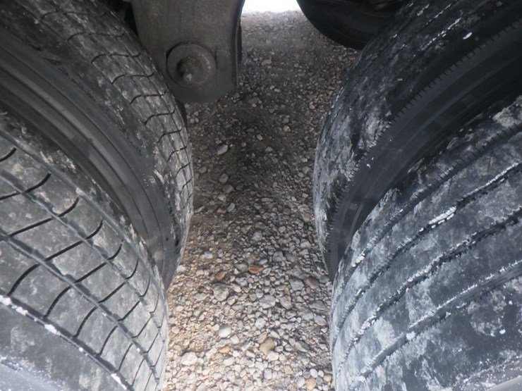 2017-utility-3000r-image-8