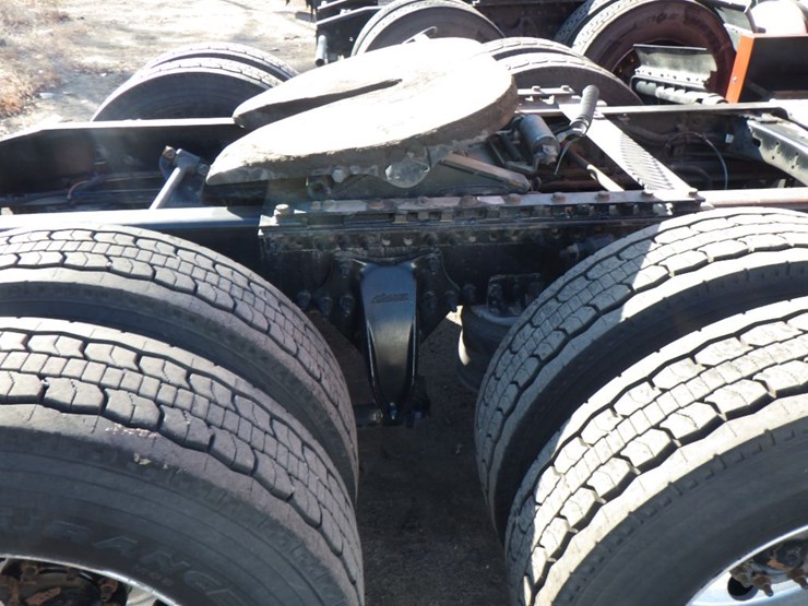 2017-freightliner-cascadia-125-evolution-image-9