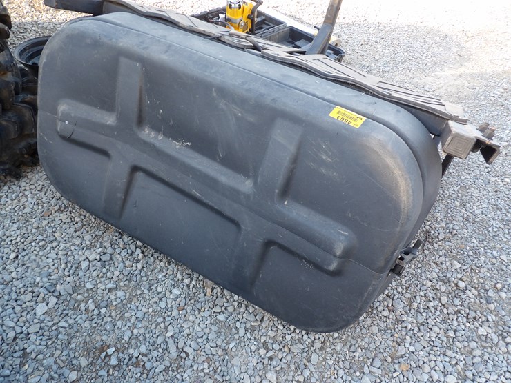 #4863-•-**-250lb-salt-spreader-image-4