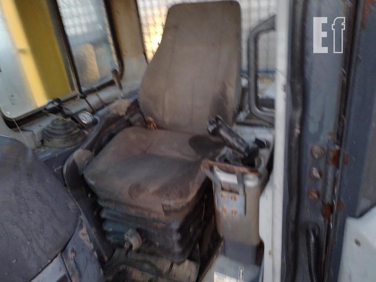 2004-komatsu-d65ex-15-image-14