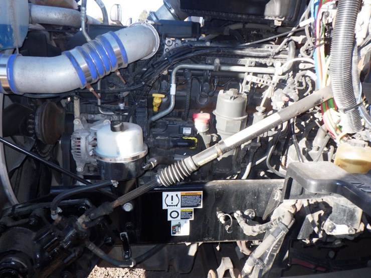 2022-kenworth-t680-image-25