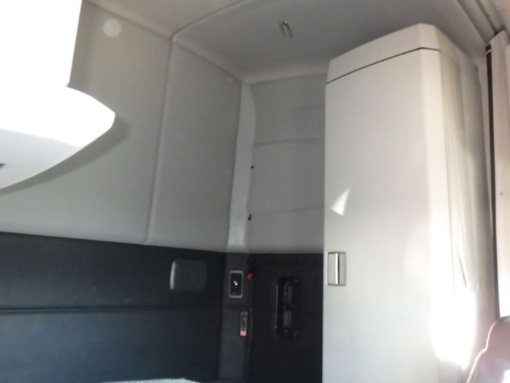 2024-kenworth-t680-image-4