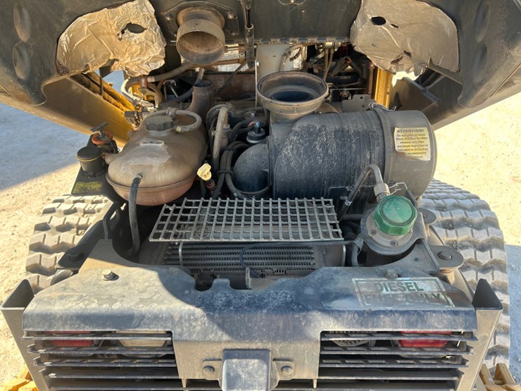 2017-deere-333g-image-13