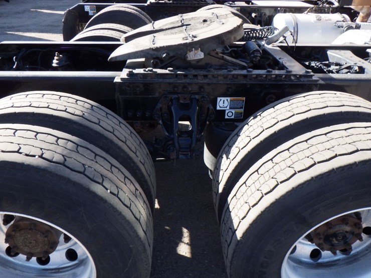 2022-kenworth-t680-image-6