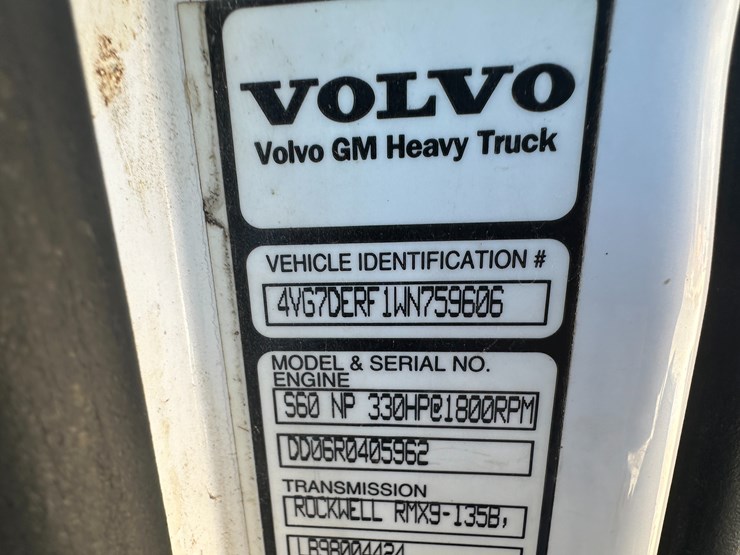 1998-volvo-vn-image-77