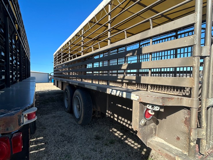 2015-gooseneck-24-ft-image-2