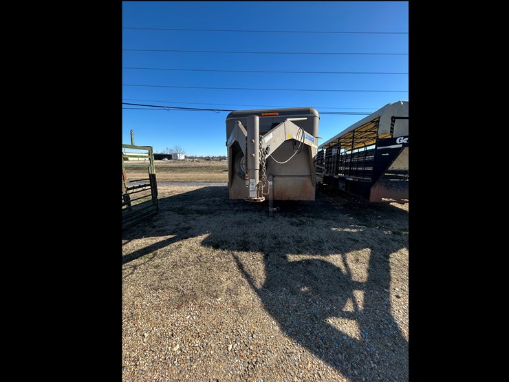 2015-gooseneck-24-ft-image-1