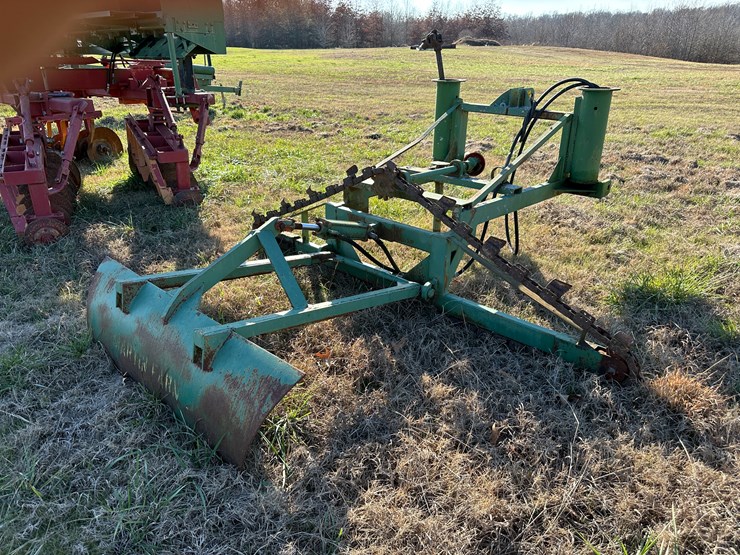 #35841-•-levee-trencher-image-3