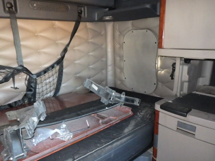 2017-freightliner-cascadia-125-evolution-image-5