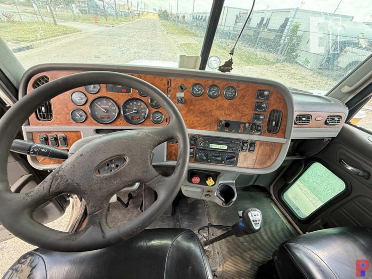 2007-peterbilt-378-image-10