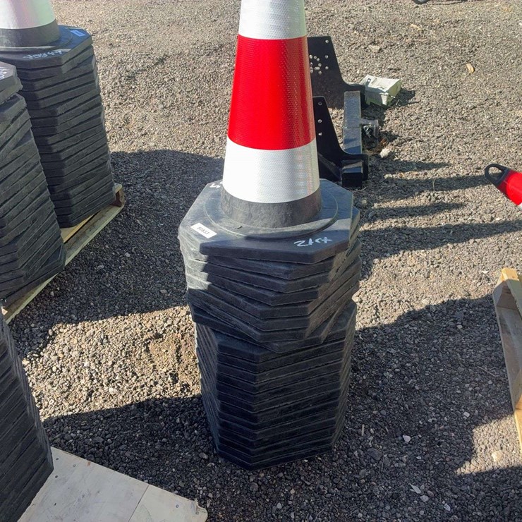 (21) Safety Cones