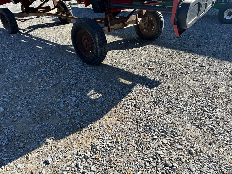 #35811-•-22'-header-wagon-image-4