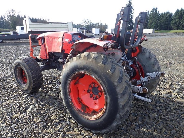 kubota-tractor-image-7