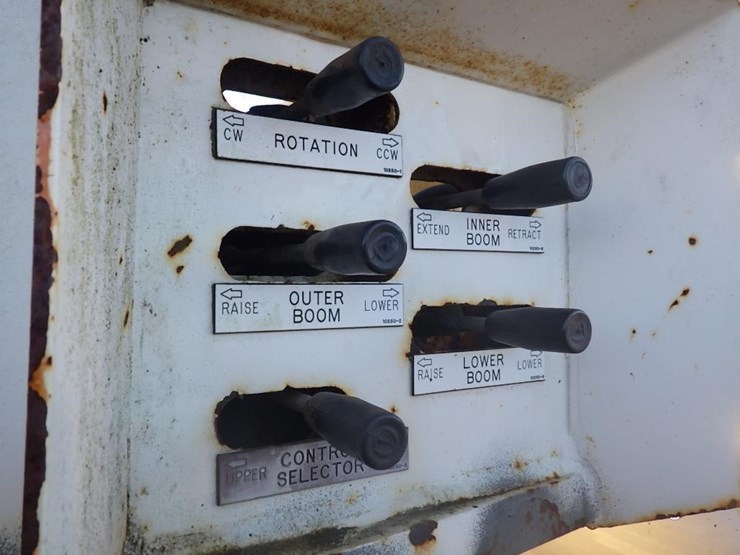 1997-freightliner-fl70-image-14