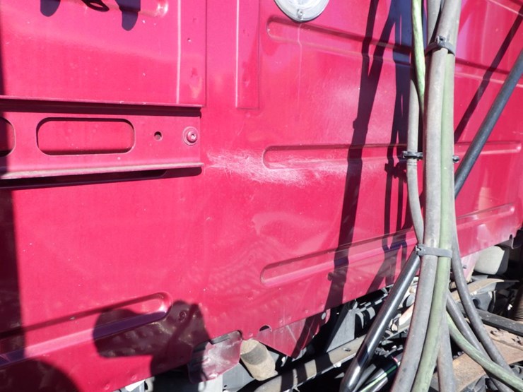 2021-volvo-vnl-300-image-19