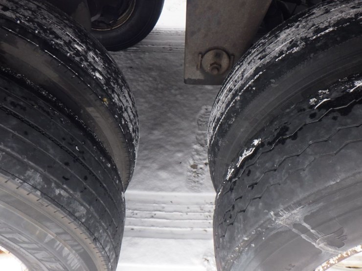 2011-utility-3000r-image-17