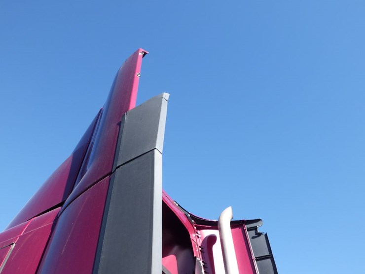 2021-volvo-vnl-300-image-21