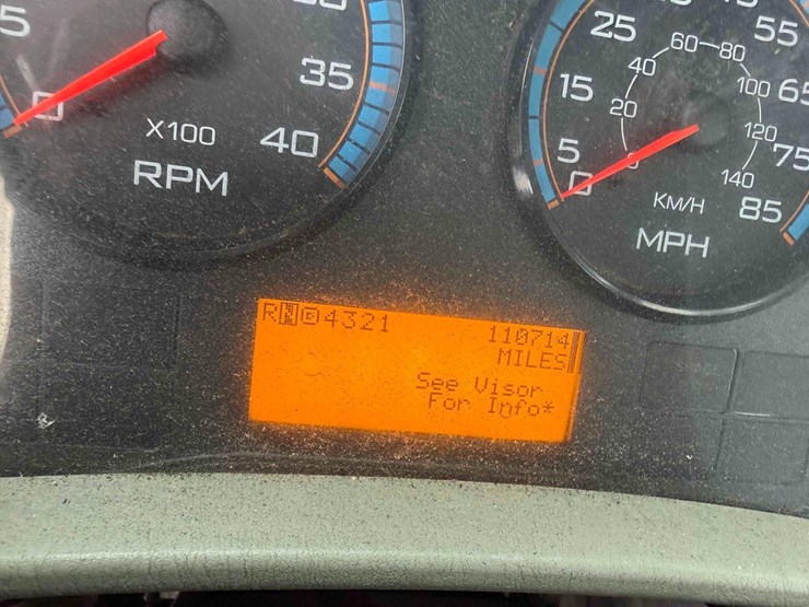 2011-international-digger-derrick-truck-image-19