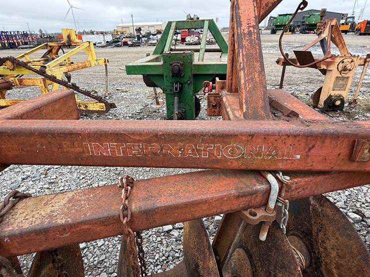 international-490-image-3