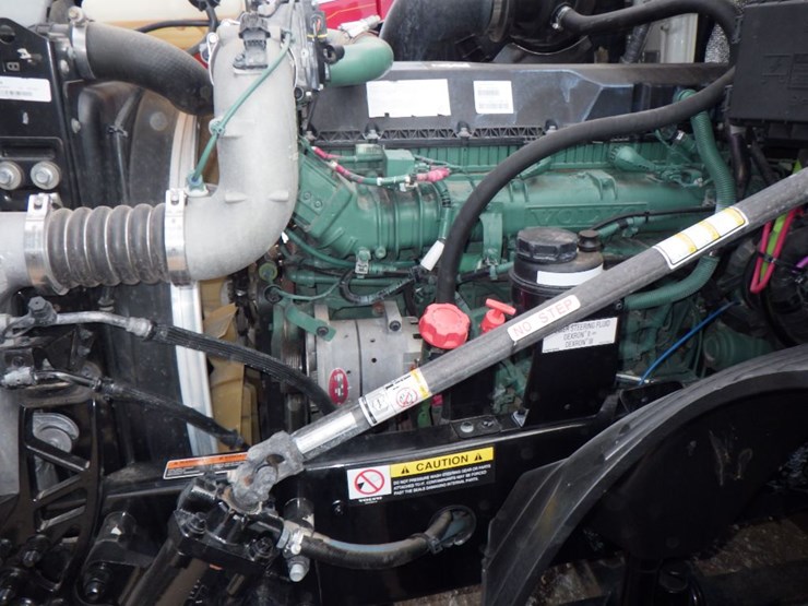 2021-volvo-vnl-860-image-26