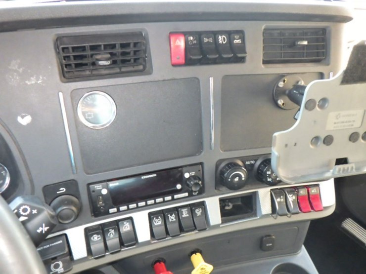 2022-kenworth-t680-image-22