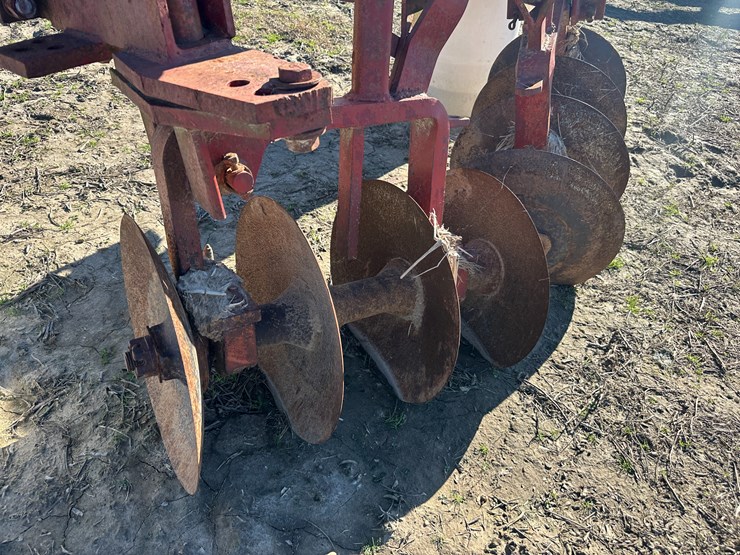 #35268-•-levee-plow-image-5