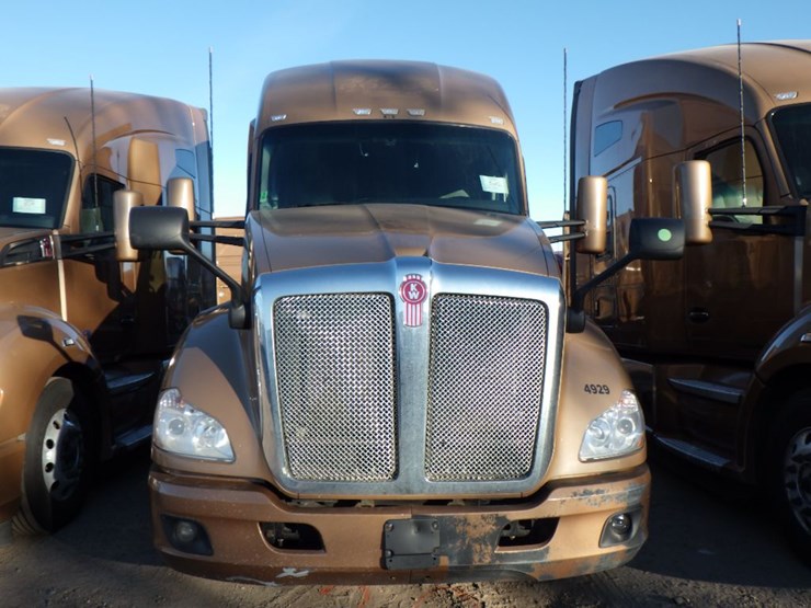 2022-kenworth-t680-image-4