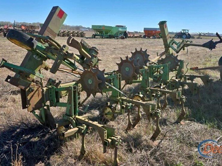 john-deere-825-image-2