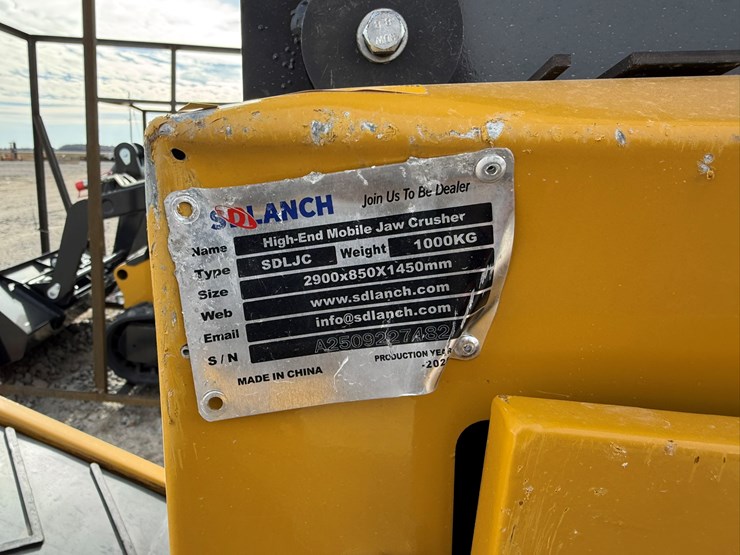 #75-•-unused-sdlanch-mobile-jaw-crusher-a2509227482-inv#-35041-image-6