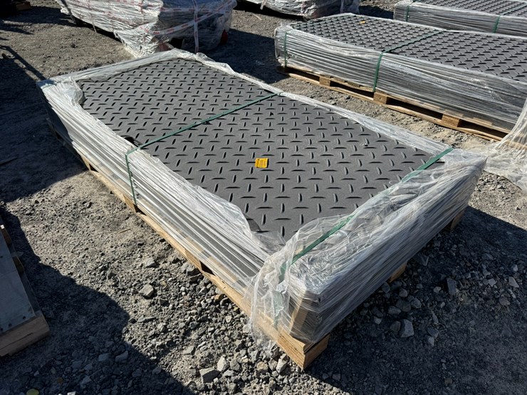 #33661-•-lot-of-ground-protection-mats-image-1