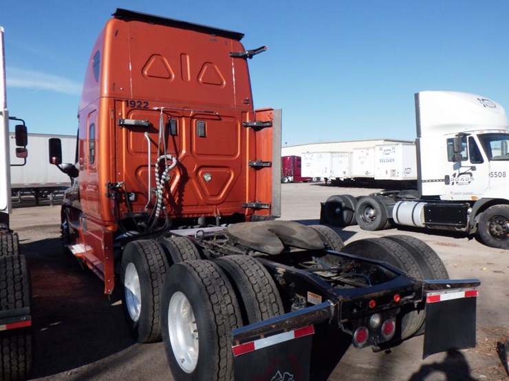 2017-freightliner-cascadia-125-evolution-image-14