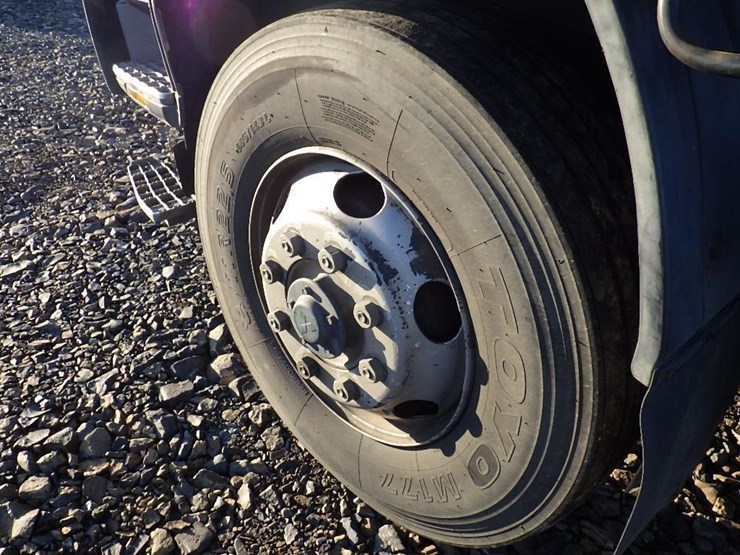 2000-mitsubishi-12'-s/a-hook-truck-image-16