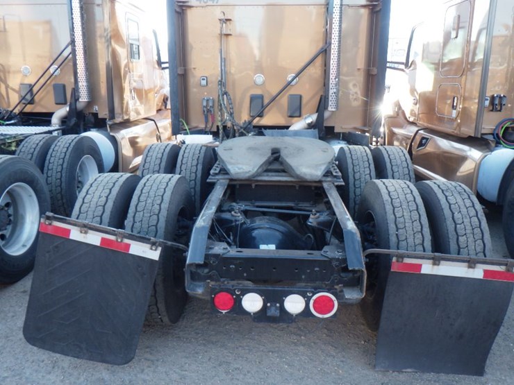 2022-kenworth-t680-image-8