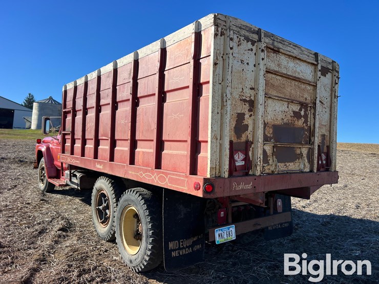 1975-ford-f700-image-7