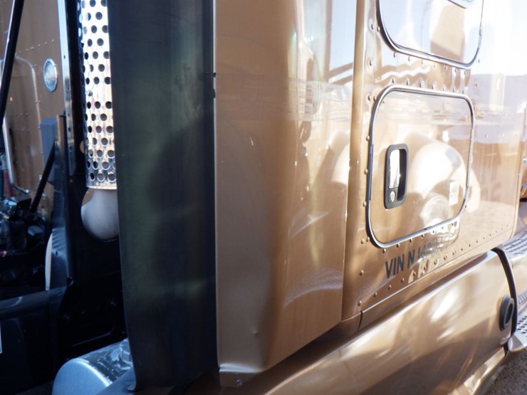 2022-kenworth-t680-image-8