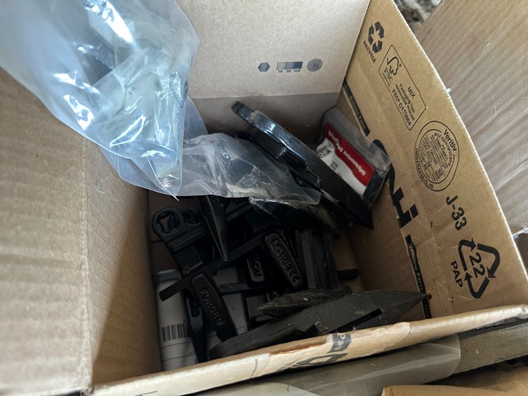 #35890-•-lot-of-bearings,-combine-parts,-&-header-parts-image-9