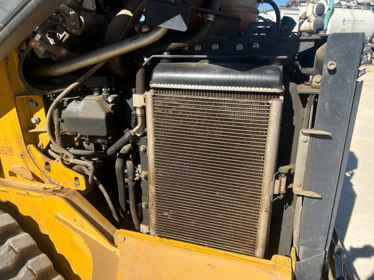 2017-deere-333g-image-12