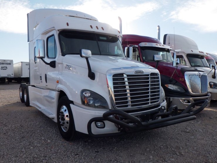 2017-freightliner-cascadia-125-image-3