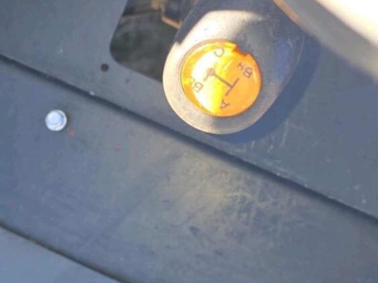 2007-new-holland-tn85a-image-23