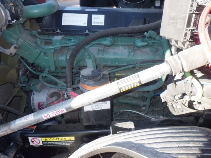 2023-volvo-vnl-760-image-24