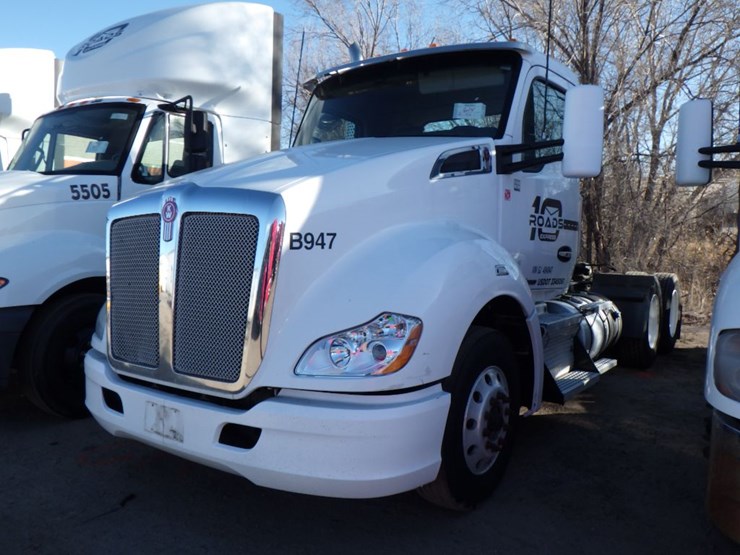 2016-kenworth-t680-image-1