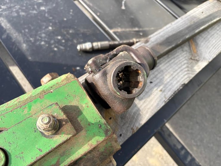 john-deere-348-image-19