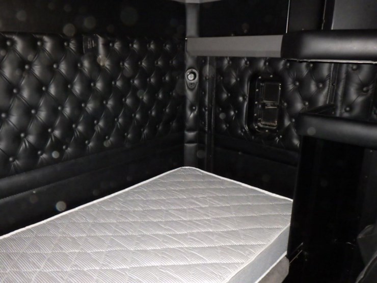 2014-kenworth-t800-image-5